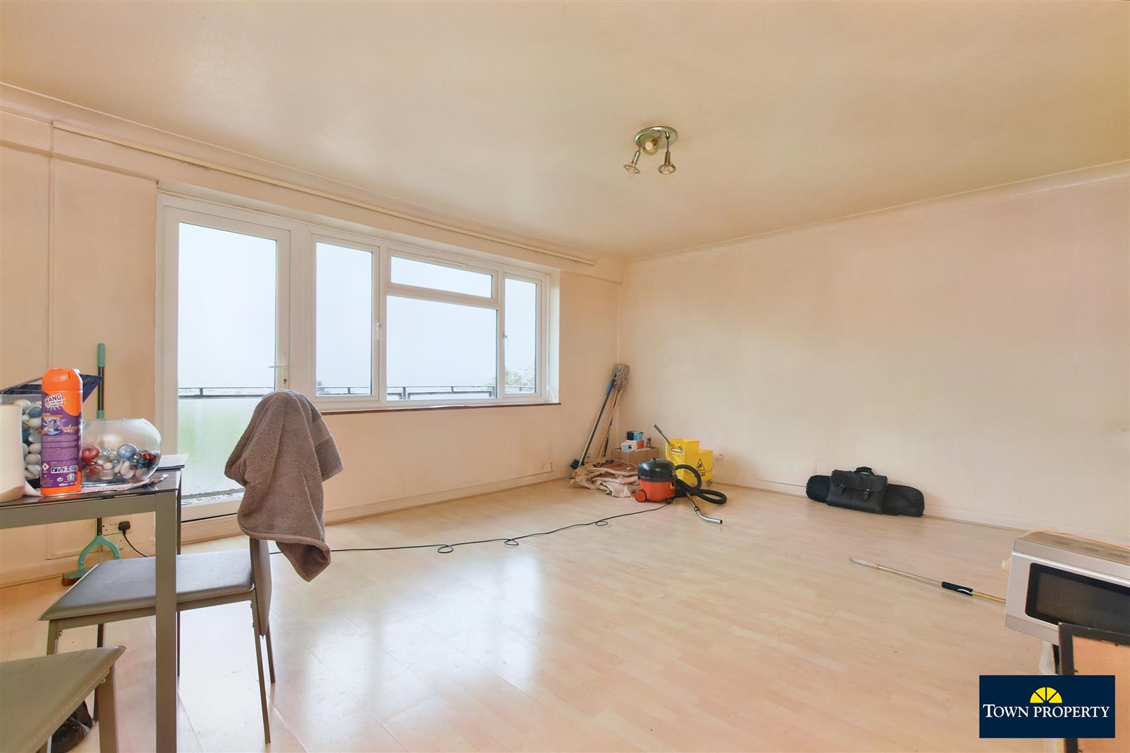 Property Details for Carew Road Eastbourne BN21 2JG Town Property